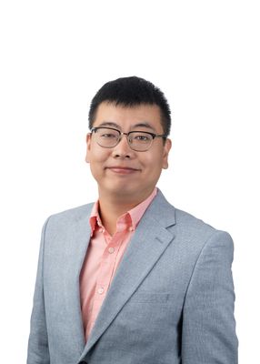 Portrait of Hao Si, Associate.